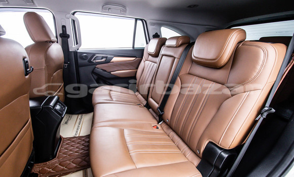 Buy Used Isuzu MU-X White Car in Bangkok in Bangkok Buy Used Isuzu MU-X White Car in Bangkok in Bangkok