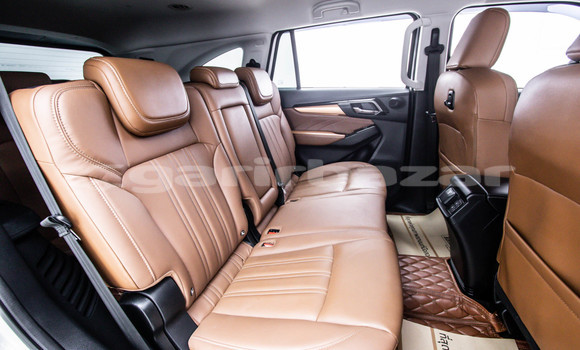 Buy Used Isuzu MU-X White Car in Bangkok in Bangkok Buy Used Isuzu MU-X White Car in Bangkok in Bangkok