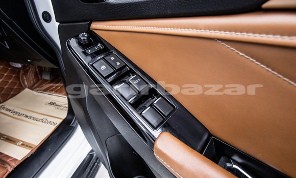 Buy Used Isuzu MU-X White Car in Bangkok in Bangkok Buy Used Isuzu MU-X White Car in Bangkok in Bangkok