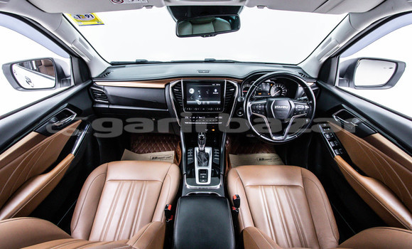 Buy Used Isuzu MU-X White Car in Bangkok in Bangkok Buy Used Isuzu MU-X White Car in Bangkok in Bangkok