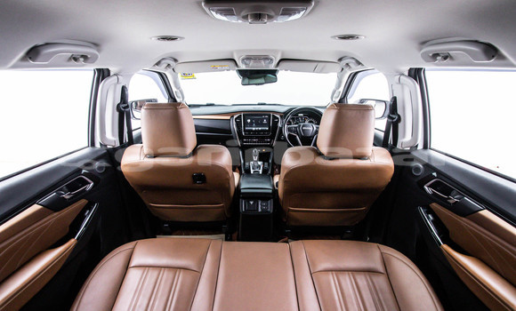 Buy Used Isuzu MU-X White Car in Bangkok in Bangkok Buy Used Isuzu MU-X White Car in Bangkok in Bangkok