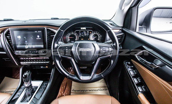 Buy Used Isuzu MU-X White Car in Bangkok in Bangkok Buy Used Isuzu MU-X White Car in Bangkok in Bangkok