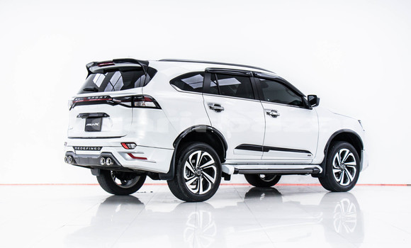 Buy Used Isuzu MU-X White Car in Bangkok in Bangkok Buy Used Isuzu MU-X White Car in Bangkok in Bangkok