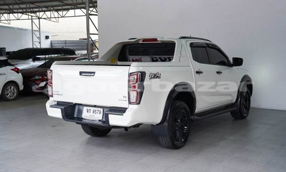 Buy Used Isuzu D-Max White Car in Bangkok in Bangkok Buy Used Isuzu D-Max White Car in Bangkok in Bangkok