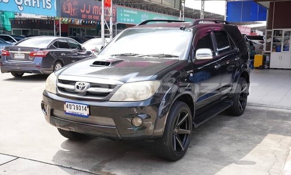 ซื้อ รถมือสอง Toyota Fortuner สีดำ รถยนต์ ใน %{เมือง} ใน กรุงเทพมหานคร