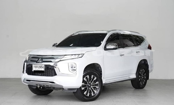 Buy Used Mitsubishi Pajero White Car in Bangkok in Bangkok