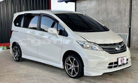 ซื้อ รถมือสอง Honda Freed ขาว รถยนต์ ใน %{เมือง} ใน กรุงเทพมหานคร