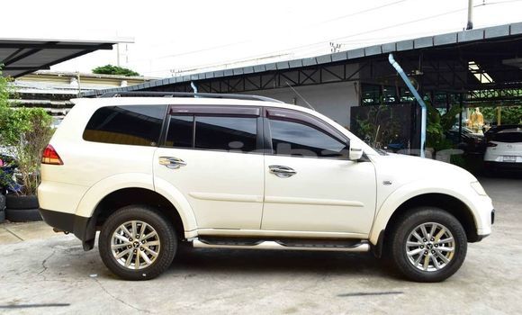 ซื้อ รถมือสอง Mitsubishi Pajero ขาว รถยนต์ ใน %{เมือง} ใน กรุงเทพมหานคร ซื้อ รถมือสอง Mitsubishi Pajero ขาว รถยนต์ ใน %{เมือง} ใน กรุงเทพมหานคร