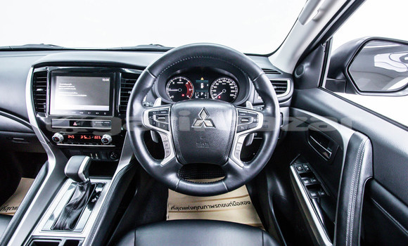 ซื้อ รถมือสอง Mitsubishi Pajero Sport สีดำ รถยนต์ ใน %{เมือง} ใน กรุงเทพมหานคร ซื้อ รถมือสอง Mitsubishi Pajero Sport สีดำ รถยนต์ ใน %{เมือง} ใน กรุงเทพมหานคร