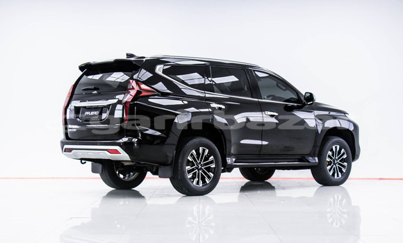 ซื้อ รถมือสอง Mitsubishi Pajero Sport สีดำ รถยนต์ ใน %{เมือง} ใน กรุงเทพมหานคร ซื้อ รถมือสอง Mitsubishi Pajero Sport สีดำ รถยนต์ ใน %{เมือง} ใน กรุงเทพมหานคร