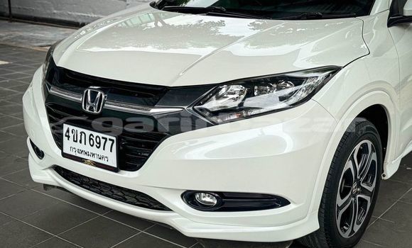 Buy Used Honda HR-V White Car in Bangkok in Bangkok Buy Used Honda HR-V White Car in Bangkok in Bangkok