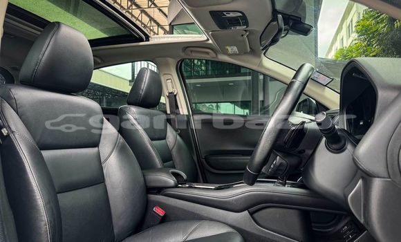 Buy Used Honda HR-V White Car in Bangkok in Bangkok Buy Used Honda HR-V White Car in Bangkok in Bangkok