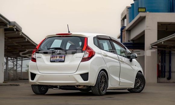 Buy Used Honda Jazz White Car in Bangkok in Bangkok Buy Used Honda Jazz White Car in Bangkok in Bangkok