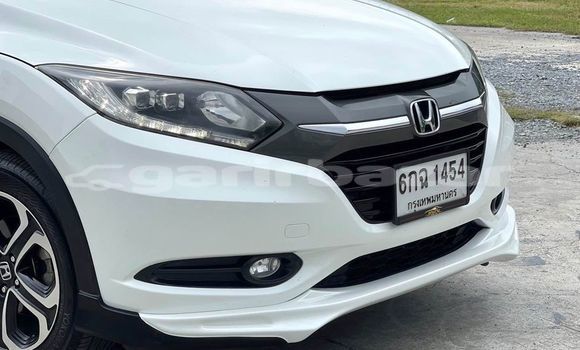 Buy Used Honda HR-V White Car in Bangkok in Bangkok