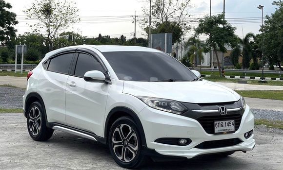 Buy Used Honda HR-V White Car in Bangkok in Bangkok Buy Used Honda HR-V White Car in Bangkok in Bangkok