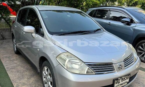ซื้อ รถมือสอง Nissan Tiida ขาว รถยนต์ ใน %{เมือง} ใน กรุงเทพมหานคร
