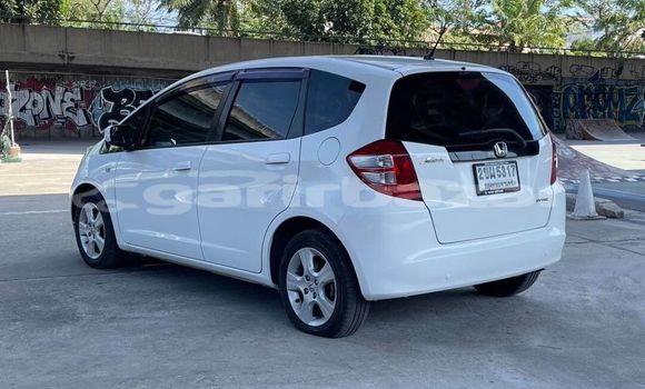 Buy Used Honda Jazz White Car in Bangkok in Bangkok Buy Used Honda Jazz White Car in Bangkok in Bangkok