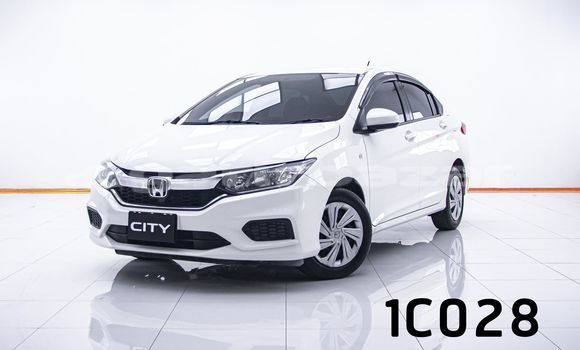 ซื้อ รถมือสอง Honda City ขาว รถยนต์ ใน %{เมือง} ใน กรุงเทพมหานคร
