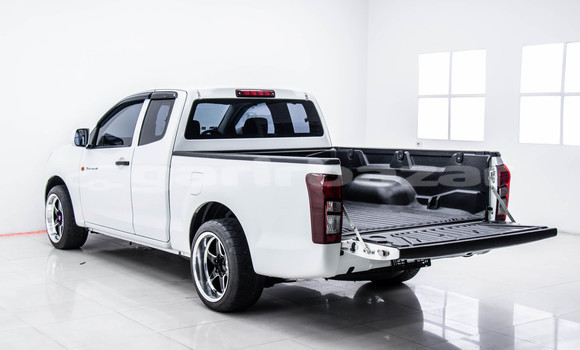 Buy Used Isuzu D-Max White Car in Bangkok in Bangkok Buy Used Isuzu D-Max White Car in Bangkok in Bangkok