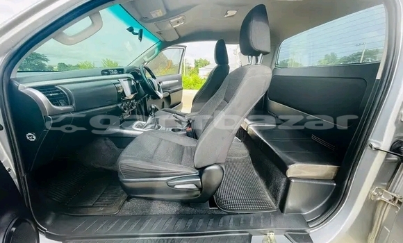 ซื้อ รถมือสอง Toyota Hilux อื่น ๆ รถยนต์ ใน %{เมือง} ใน ชัยนาท