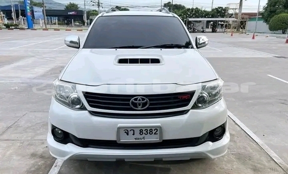 Buy Used Toyota Fortuner White Car in Chaiyaphum in Chaiyaphum Buy Used Toyota Fortuner White Car in Chaiyaphum in Chaiyaphum