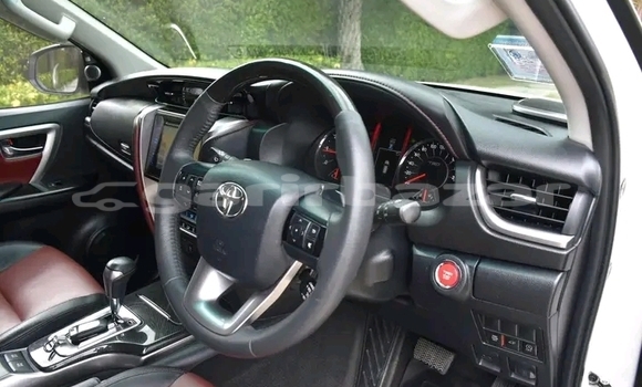 Buy Used Toyota Fortuner White Car in Chanthaburi in Chanthaburi Buy Used Toyota Fortuner White Car in Chanthaburi in Chanthaburi