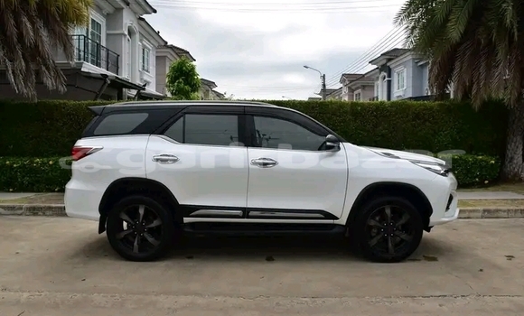Buy Used Toyota Fortuner White Car in Chanthaburi in Chanthaburi Buy Used Toyota Fortuner White Car in Chanthaburi in Chanthaburi