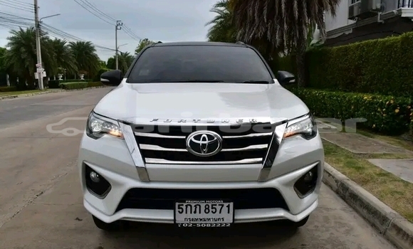 Buy Used Toyota Fortuner White Car in Chanthaburi in Chanthaburi Buy Used Toyota Fortuner White Car in Chanthaburi in Chanthaburi