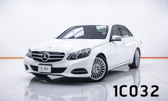 Buy Used Mercedes-Benz E-Classe White Car in Bangkok in Bangkok
