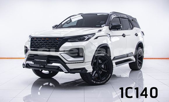 Buy Used Toyota Fortuner White Car in Bangkok in Bangkok