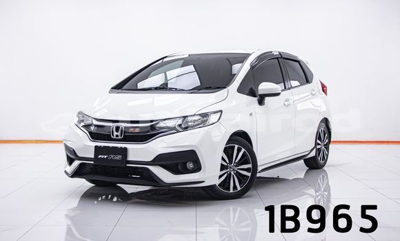 Buy Used Honda Jazz White Car in Bangkok in Bangkok