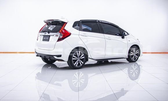 Buy Used Honda Jazz White Car in Bangkok in Bangkok Buy Used Honda Jazz White Car in Bangkok in Bangkok