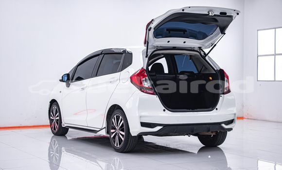 Buy Used Honda Jazz White Car in Bangkok in Bangkok Buy Used Honda Jazz White Car in Bangkok in Bangkok