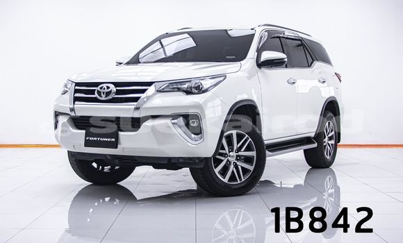 Buy Used Toyota Fortuner White Car in Bangkok in Bangkok