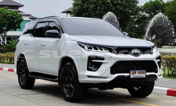 ซื้อ รถมือสอง Toyota Fortuner ขาว รถยนต์ ใน %{เมือง} ใน กรุงเทพมหานคร