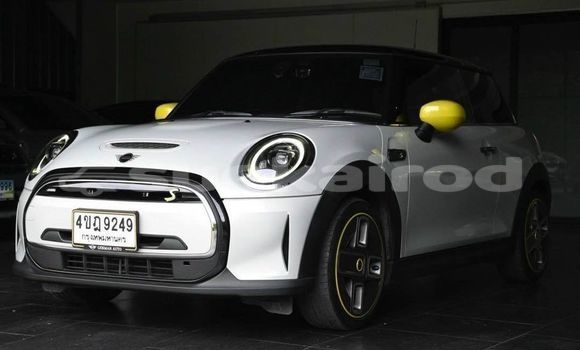 Buy Used Mini Cooper White Car in Bangkok in Bangkok Buy Used Mini Cooper White Car in Bangkok in Bangkok