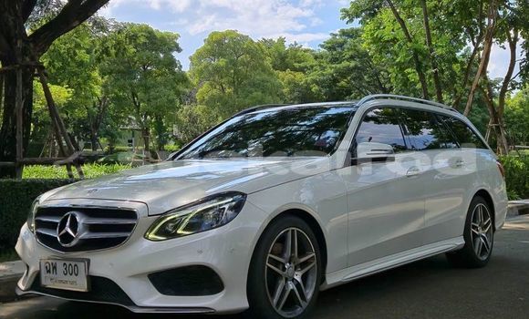 ซื้อ รถมือสอง Mercedes‒Benz E–Class ขาว รถยนต์ ใน %{เมือง} ใน กรุงเทพมหานคร