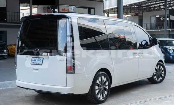 Buy Used Hyundai Starex White Car in Bangkok in Bangkok Buy Used Hyundai Starex White Car in Bangkok in Bangkok