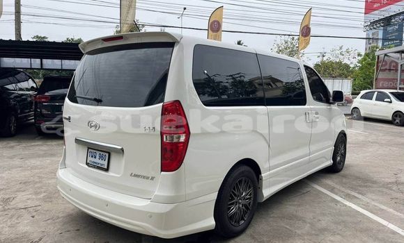 Buy Used Hyundai H1 White Car in Bangkok in Bangkok Buy Used Hyundai H1 White Car in Bangkok in Bangkok