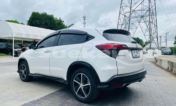 Buy Used Honda HR-V White Car in Bangkok in Bangkok Buy Used Honda HR-V White Car in Bangkok in Bangkok