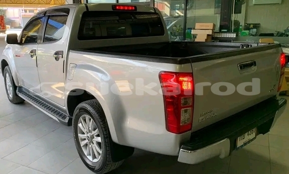 ซื้อ รถมือสอง Isuzu Bighorn อื่น ๆ รถยนต์ ใน %{เมือง} ใน ชัยนาท ซื้อ รถมือสอง Isuzu Bighorn อื่น ๆ รถยนต์ ใน %{เมือง} ใน ชัยนาท