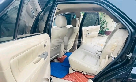 ซื้อ รถมือสอง Toyota Fortuner สีดำ รถยนต์ ใน %{เมือง} ใน ชัยนาท