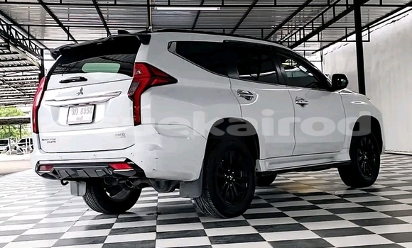 ซื้อ รถมือสอง Mitsubishi Pajero ขาว รถยนต์ ใน %{เมือง} ใน ชัยภูมิ ซื้อ รถมือสอง Mitsubishi Pajero ขาว รถยนต์ ใน %{เมือง} ใน ชัยภูมิ