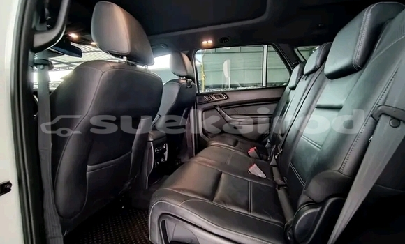 Buy Used Ford Everest White Car in Chumphon in Chumphon Buy Used Ford Everest White Car in Chumphon in Chumphon