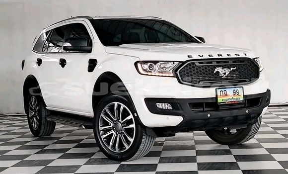 Buy Used Ford Everest White Car in Chumphon in Chumphon Buy Used Ford Everest White Car in Chumphon in Chumphon