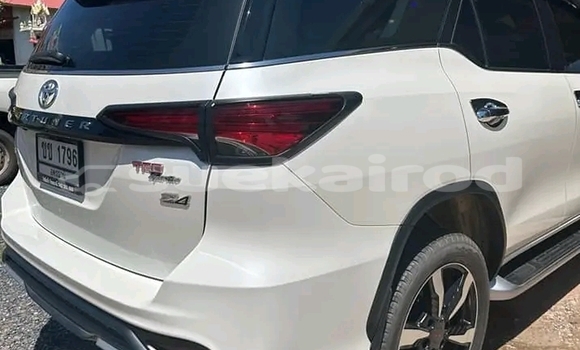 Buy Used Toyota Fortuner White Car in Chaiyaphum in Chaiyaphum Buy Used Toyota Fortuner White Car in Chaiyaphum in Chaiyaphum