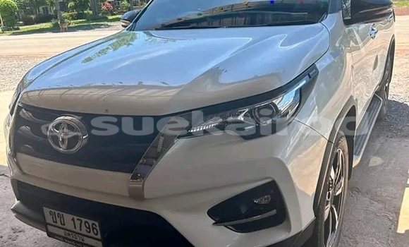 Buy Used Toyota Fortuner White Car in Chaiyaphum in Chaiyaphum Buy Used Toyota Fortuner White Car in Chaiyaphum in Chaiyaphum
