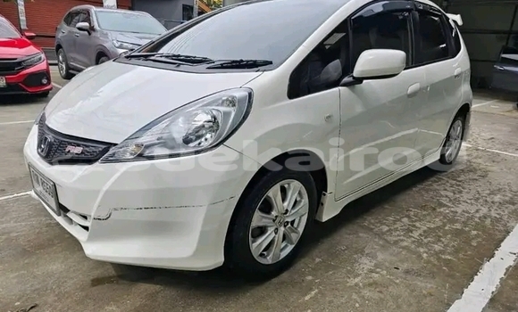 Buy Used Honda Jazz White Car in Chonburi in Chonburi Buy Used Honda Jazz White Car in Chonburi in Chonburi