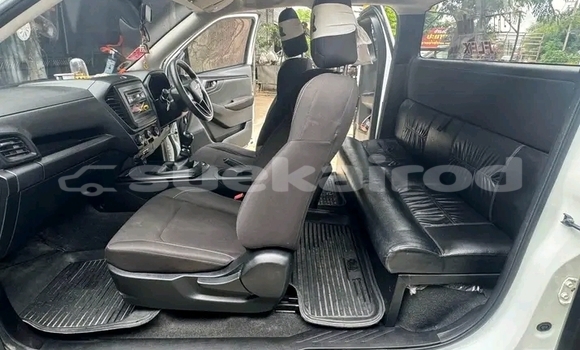 ซื้อ รถมือสอง Isuzu D–MAX ขาว รถยนต์ ใน %{เมือง} ใน ชัยภูมิ