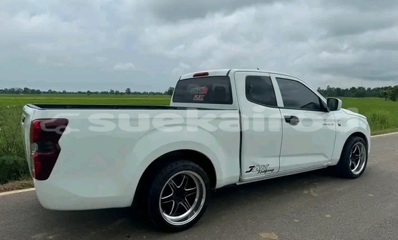 Buy Used Isuzu D–MAX White Car in Chaiyaphum in Chaiyaphum Buy Used Isuzu D–MAX White Car in Chaiyaphum in Chaiyaphum